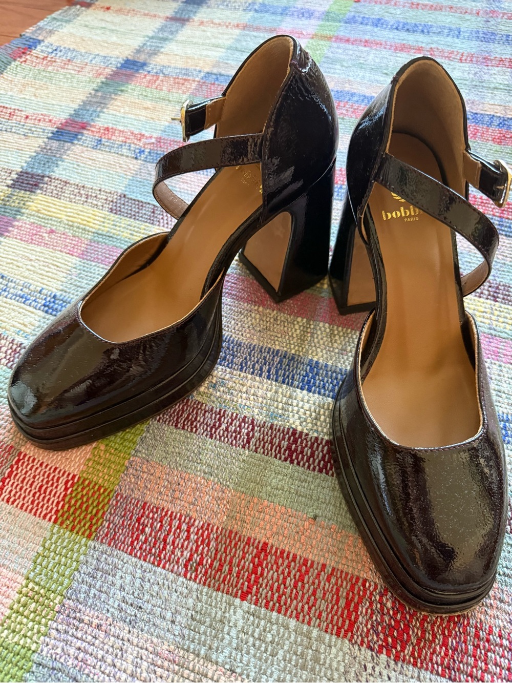 Women’s Patent Mary Jane Heels in Dark Brown
